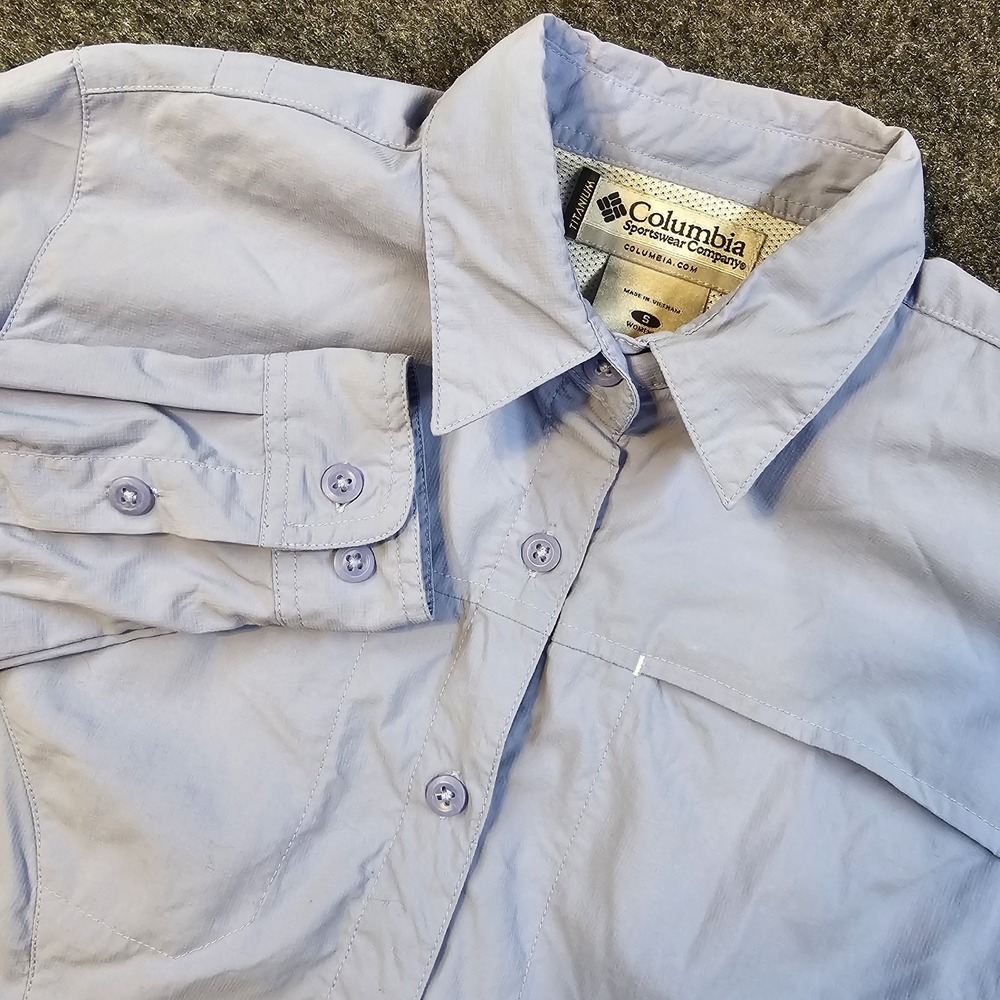 Columbia Titanium Womens Small Blue Nylon Fishing Hiking Shirt Vent Long Sleeve
